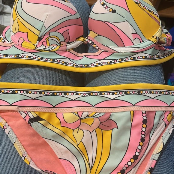 River Island Resort Bikini - Picture 6 of 6